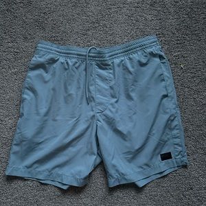 Hollister hybrid short 7”